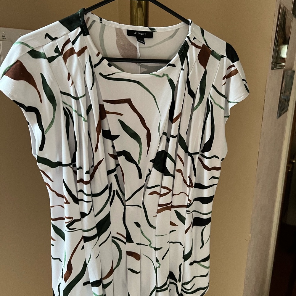 Alfani Sleeveless White Print Blouse